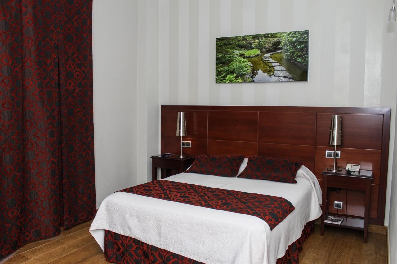 Lb Hotel 2*